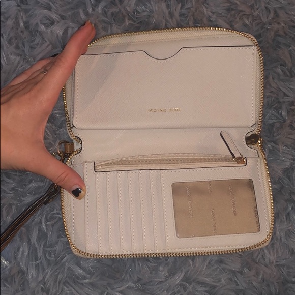 Michael Kors Wristlet / Clutch - Picture 3 of 3